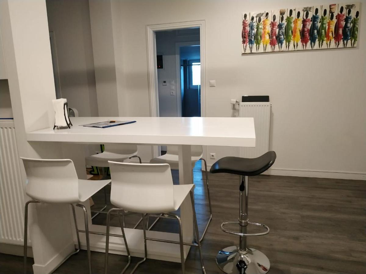 Fully Renovated, Family-Friendly Apartment, Next To A Huge Green Park, In Athens Center 외부 사진